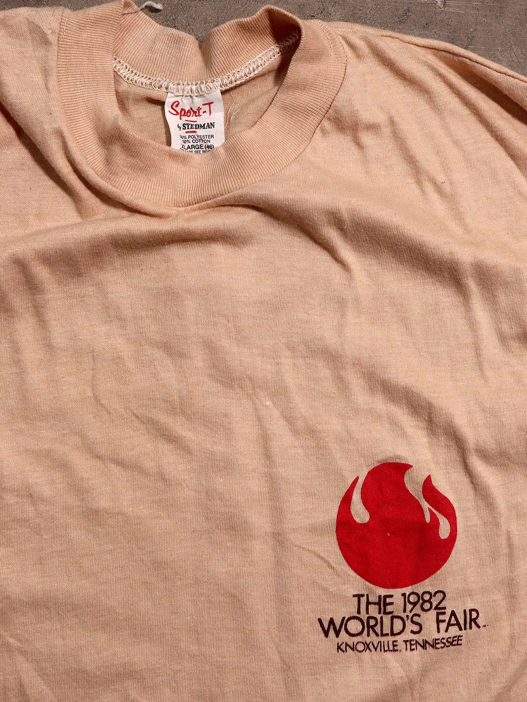 1982 World's Fair Knoxville Tennessee T-Shirt (XL)