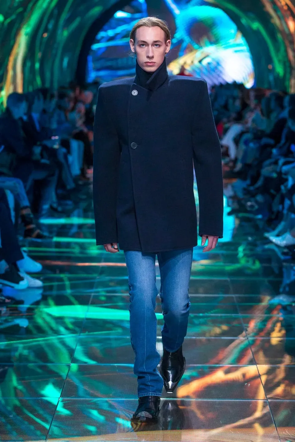 Balenciaga Ss19 runway 80s boxy shoulder camel wool coat jacket 48