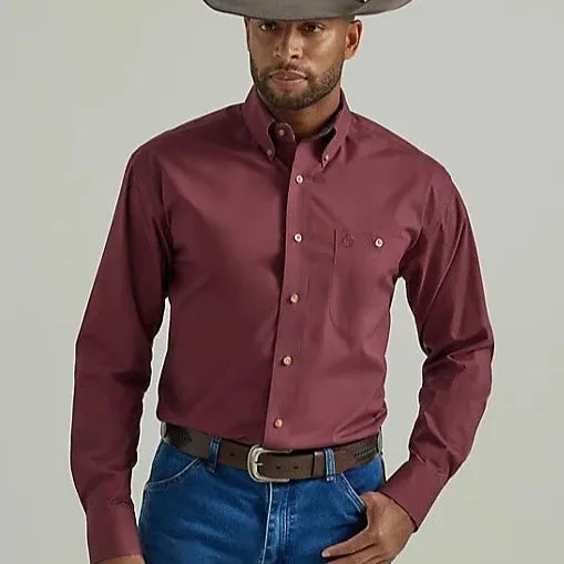 Wrangler Men's George Strait L/S One Pocket Button Down Solid Shirt in Violet Wine